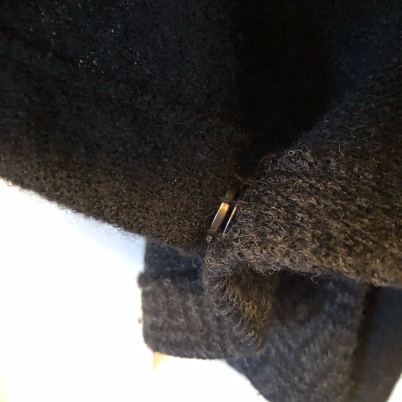 Gray/black cape w/full zipper - Picture 7 of 10